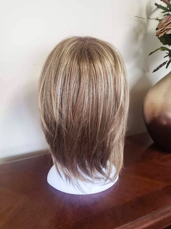 NORIKO JACKSON Modern Shag Wig w/ bangs added in the color Spring Honey EUC main image 4